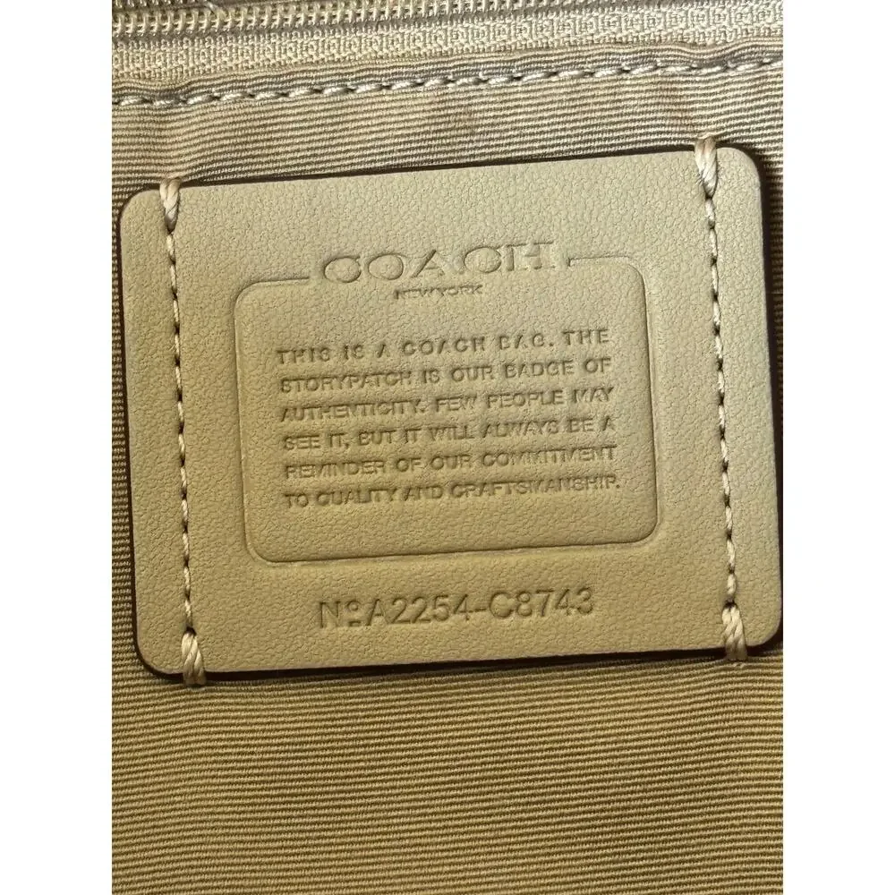Coach City Tote Printed Coated CanvasWith Smooth Leather Handles And Trim - Picture 4 of 8